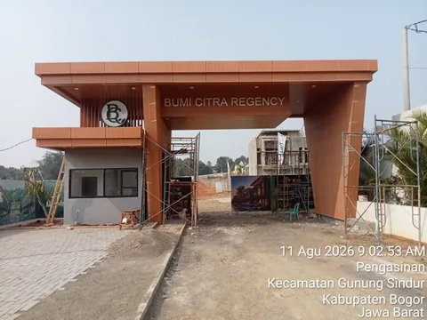 Progress pembangunan Bumi Citra Regency Serpong 11 Agustus 2026, gerbang masuk dan jalan paving kawasan